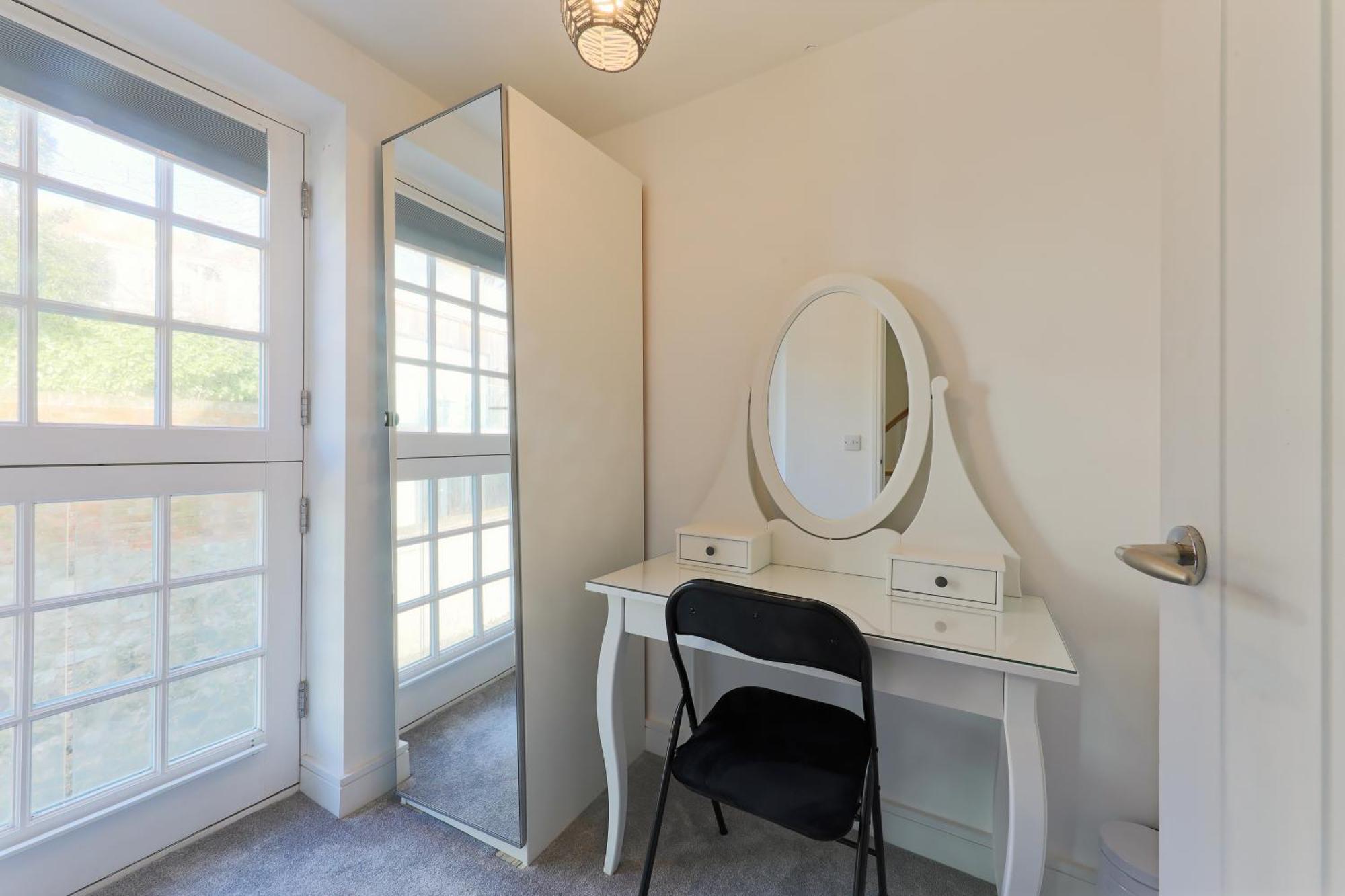 Hythe Townhouse Retreat Vila Exterior foto